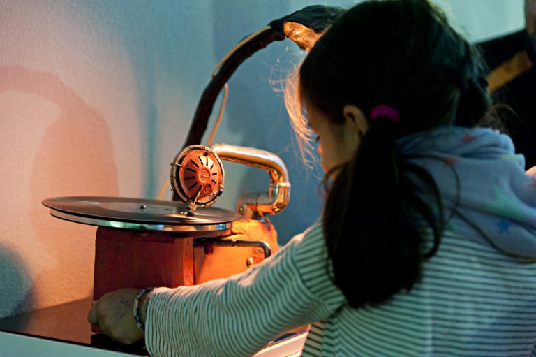 Mehr über den Artikel erfahren Kinder in der Alten VHS